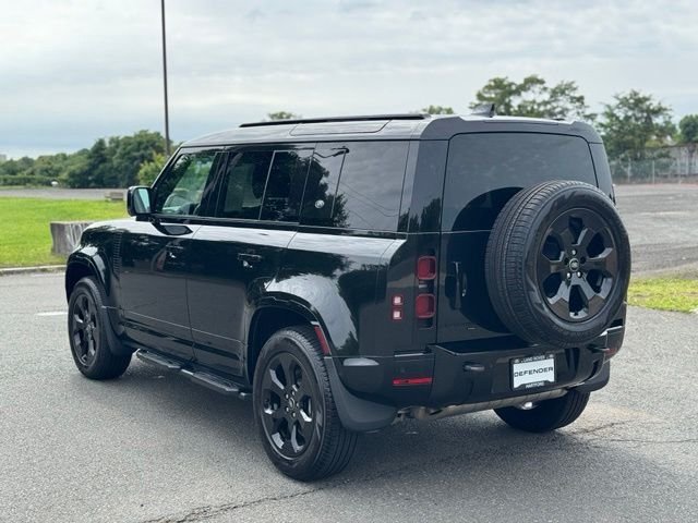 Used 2023 Black Land Rover X-Dynamic SE image 3