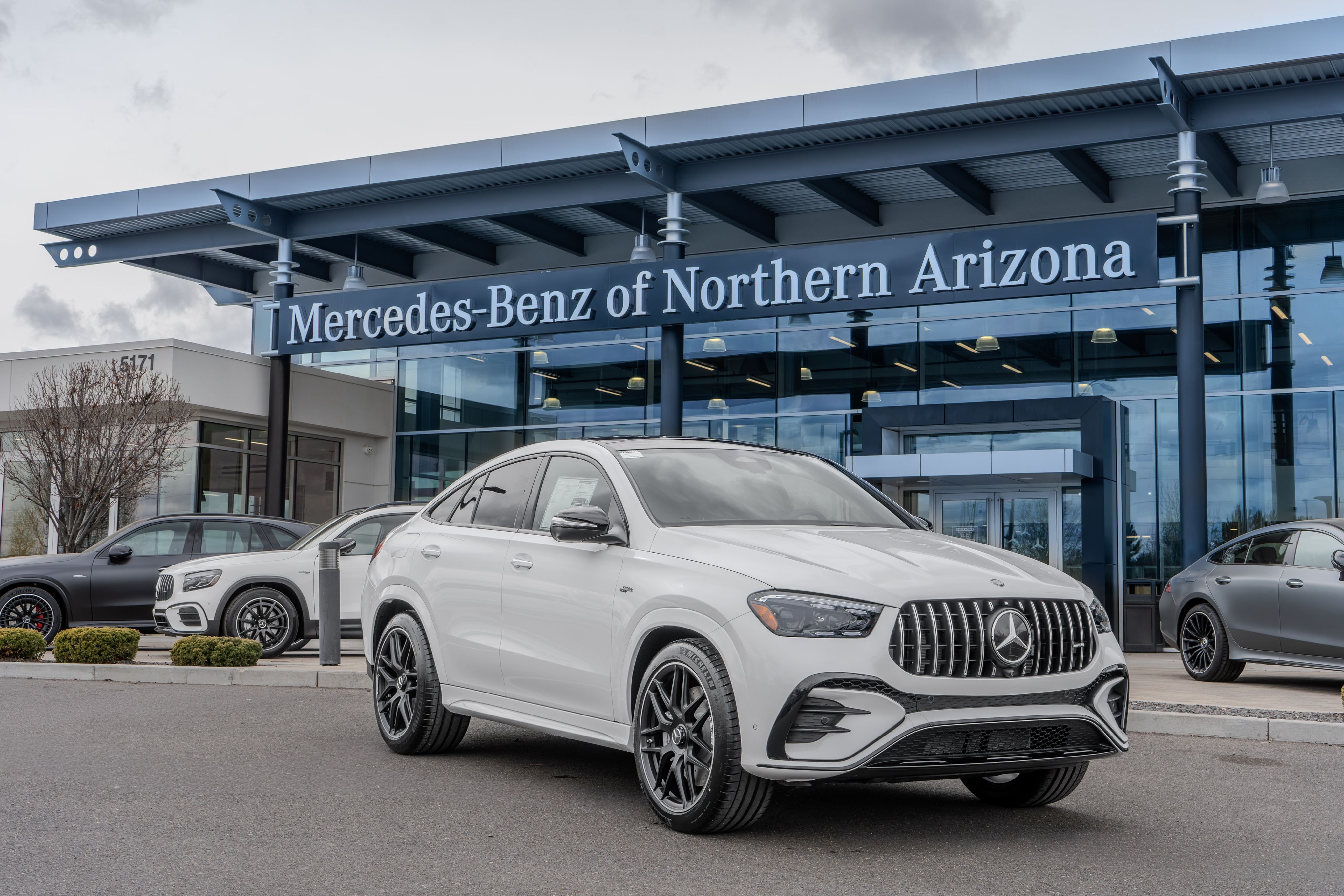 New 2026 MANUFAKTUR Moonlight White Metallic Mercedes-Benz GLE 53 AMG® image 1