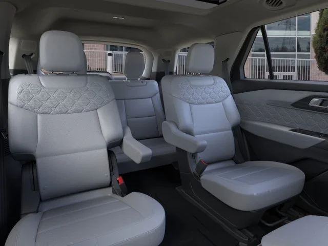 New 2026 White Ford Platinum image 15