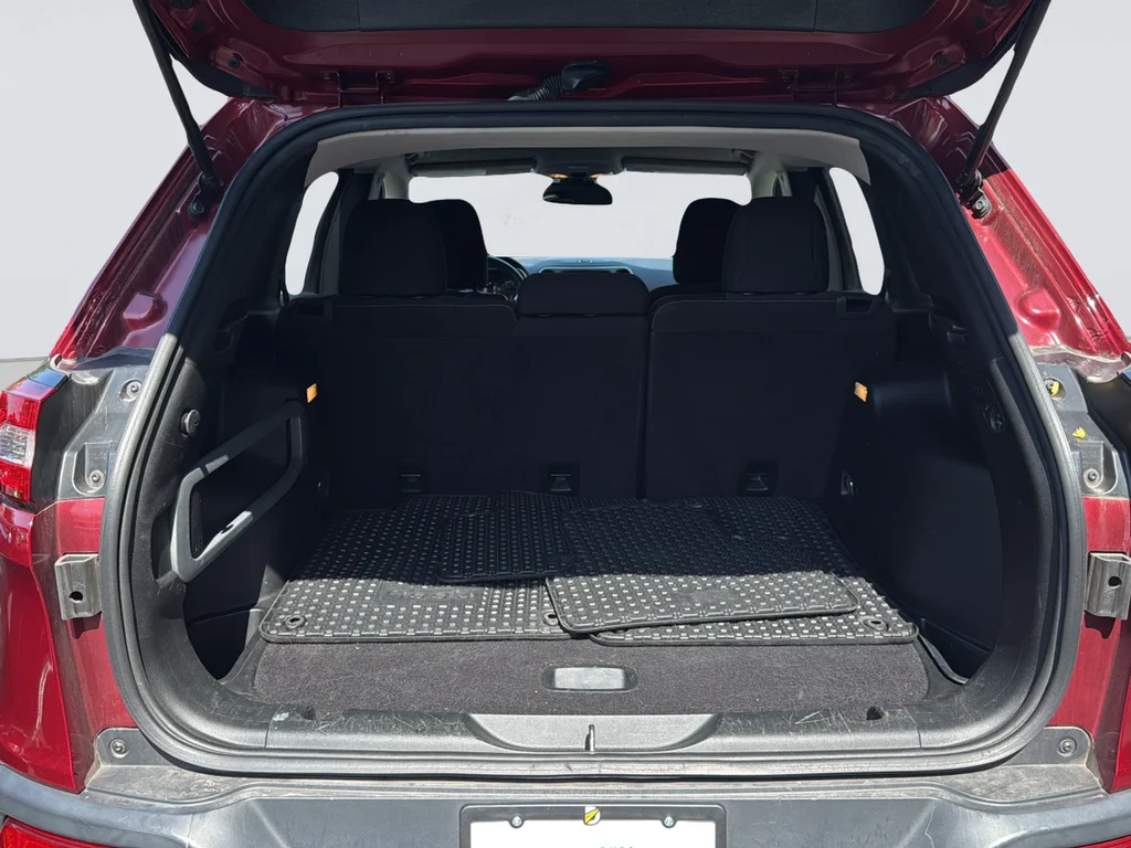 Used 2017 Red Jeep Latitude image 35