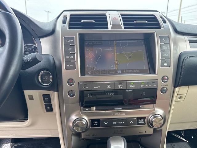 Used 2021 White Lexus 460 image 18