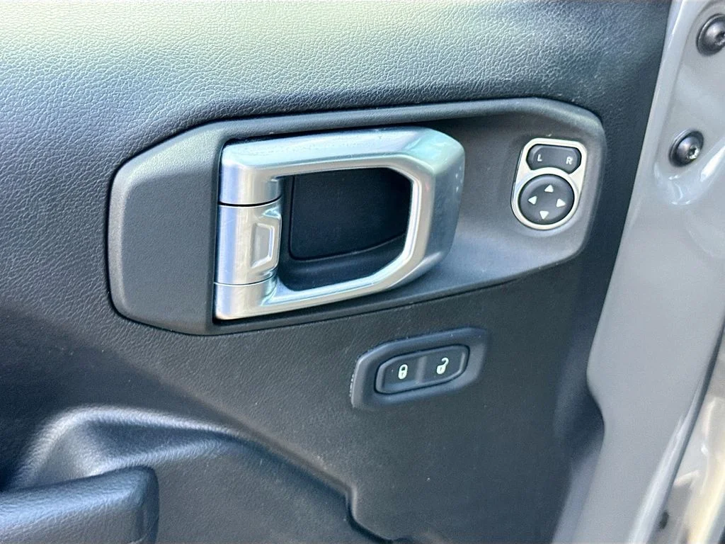 Used 2022 Gray Jeep Unlimited Rubicon 4xe image 19