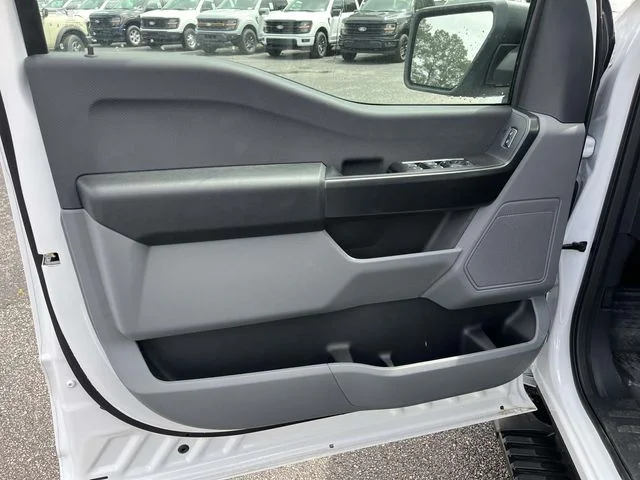 New 2025 Oxford White Ford XL image 13