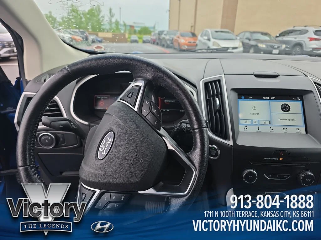 Used 2018 Blue Ford SEL image 13