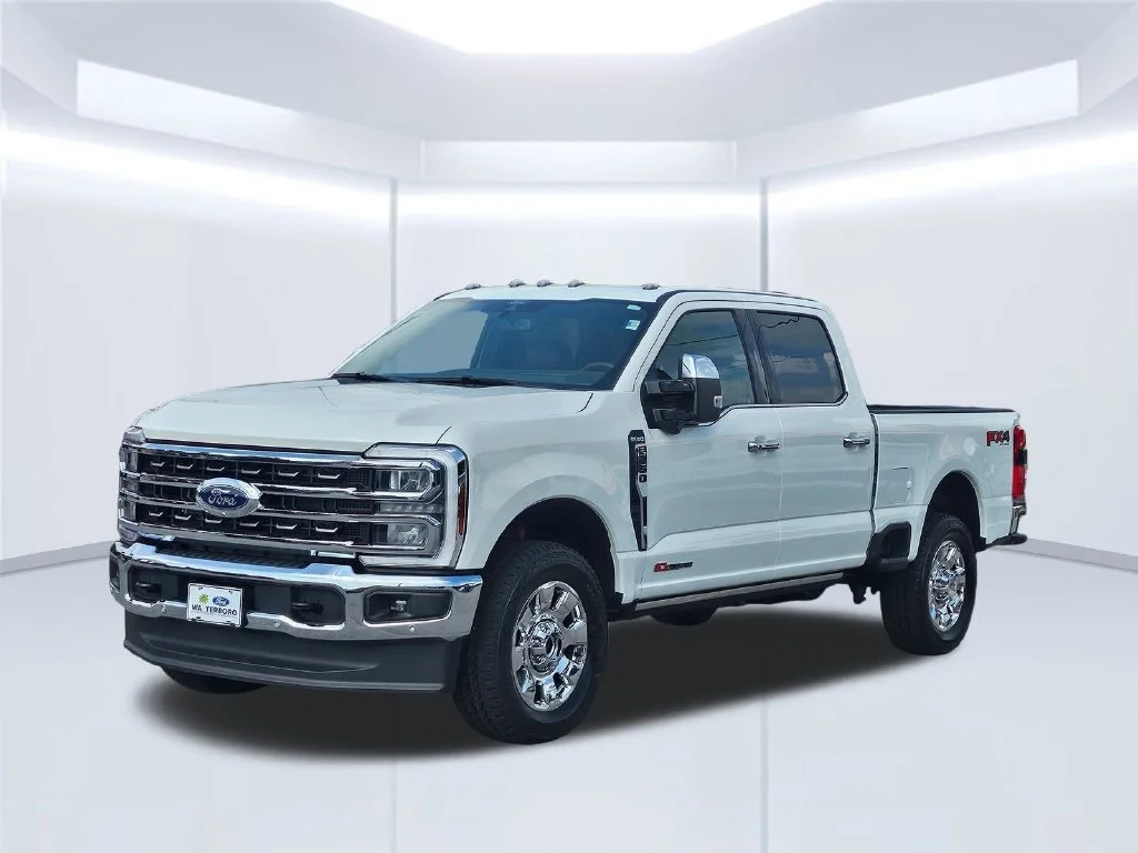 New 2026 Star White Metallic Tri-Coat Ford F-250® King Ranch® image 2