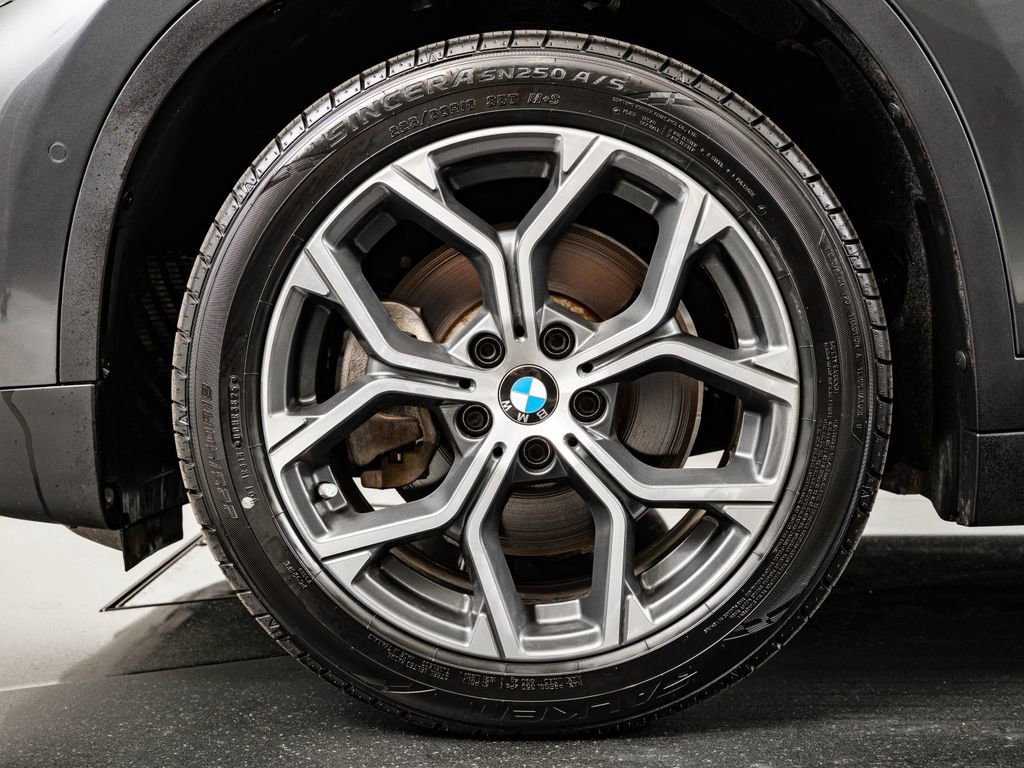 Used 2021 Mineral Gray Metallic BMW xDrive28i image 13