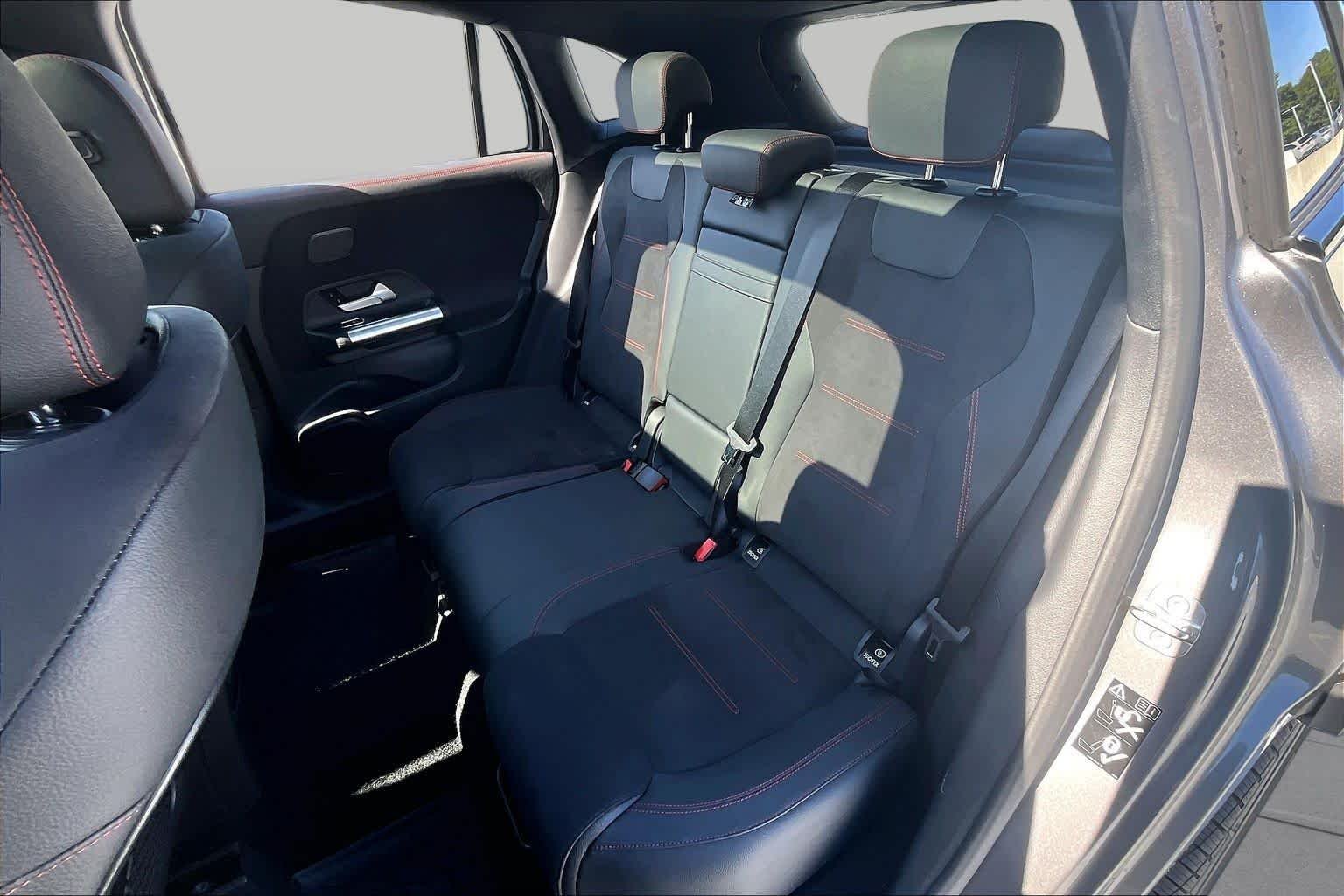 Used 2026 Mountain Grey Metallic Mercedes-Benz GLA 250 image 21