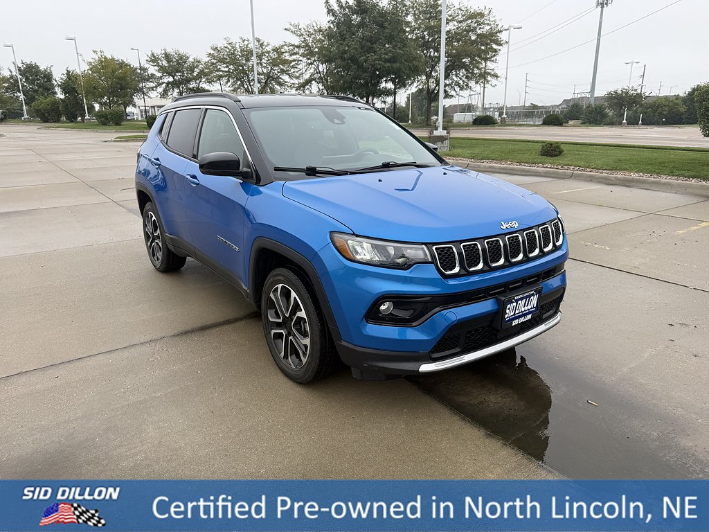 Used 2023 Laser Blue Pearl Coat Jeep Limited image 6