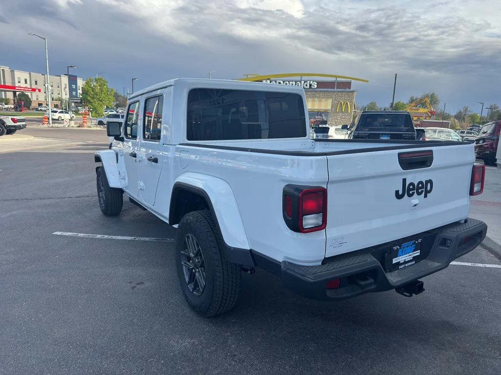 New 2026 Bright White Clear-Coat Exterior Paint Jeep Sport S image 3