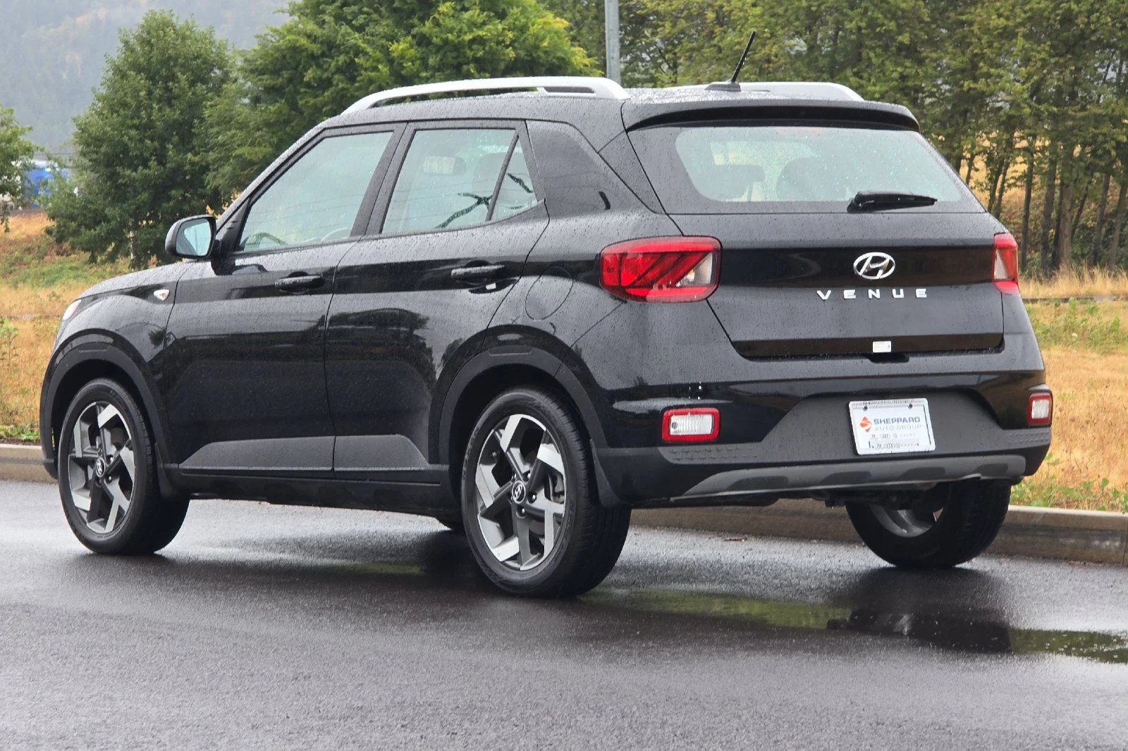 Used 2026 Black Hyundai SEL image 5