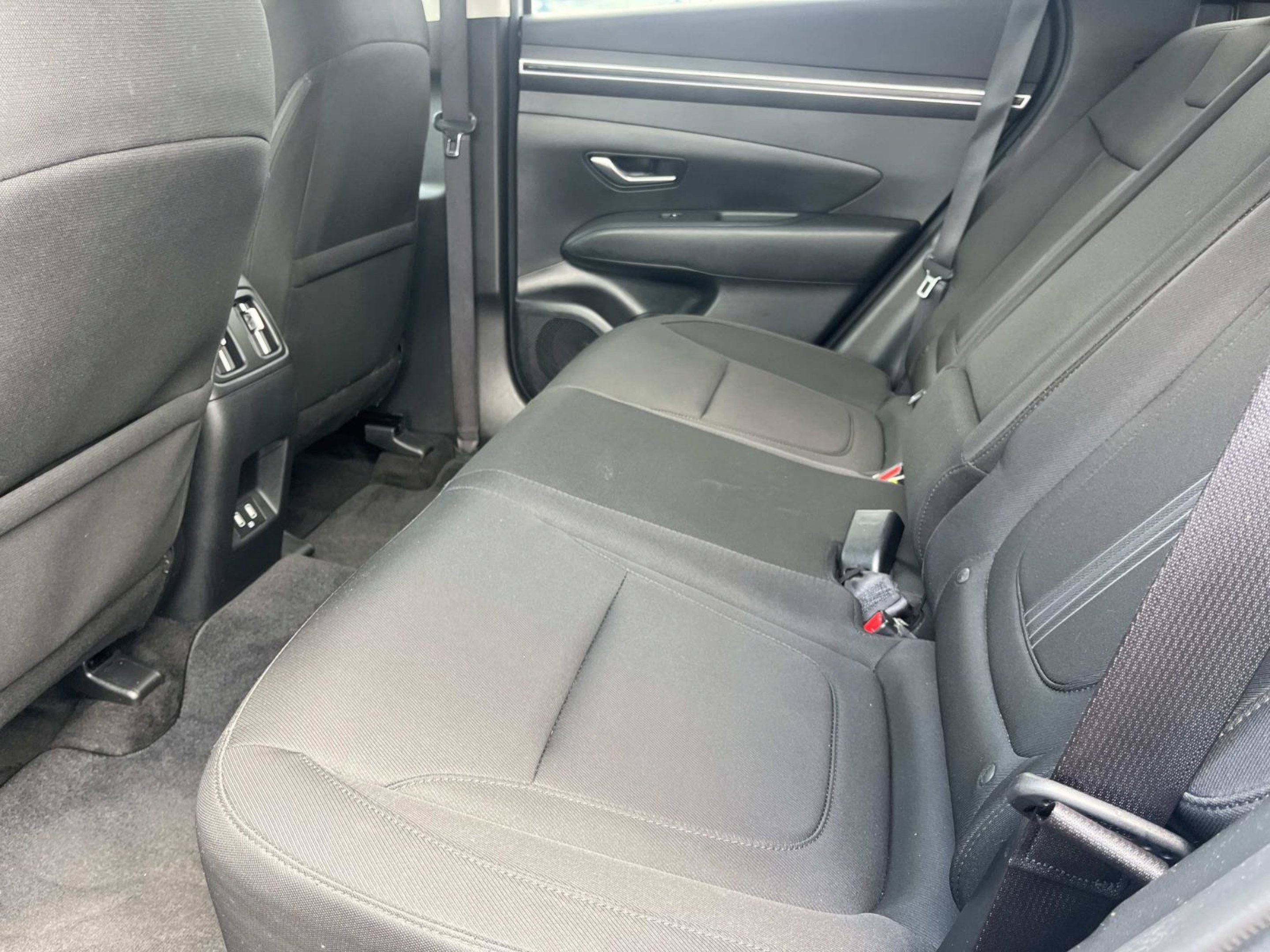 Used 2024 Shimmering Silver Hyundai Blue image 17