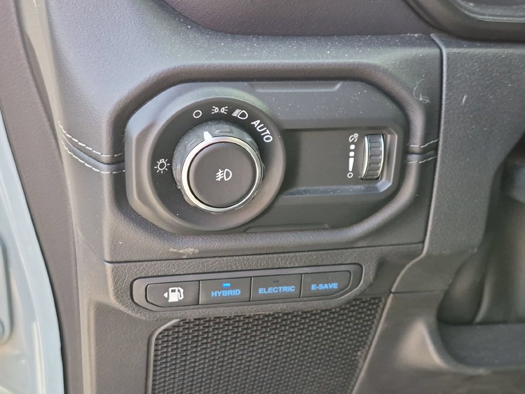Used 2024 Gray Jeep Sahara 4xe image 14