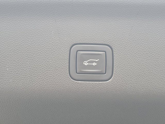 Used 2023 CRYSTAL WHITE TRICOAT Cadillac 4WD Premium Luxury image 40