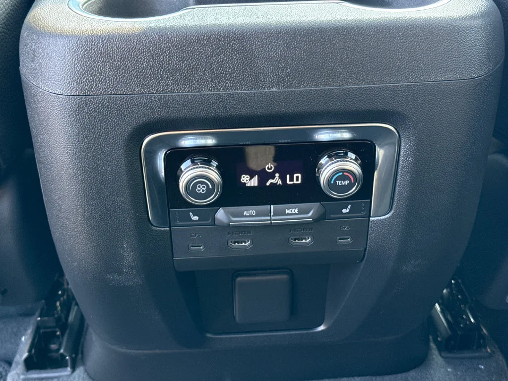 2026 GMC Yukon XL Denali - Photo 30