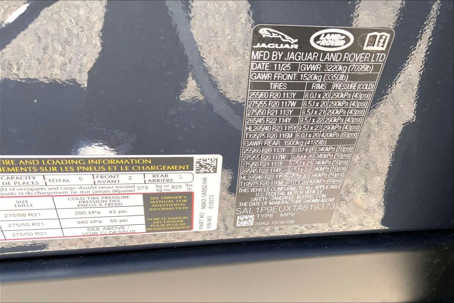 New 2026 Varesine Blue Metallic Land Rover SE image 19