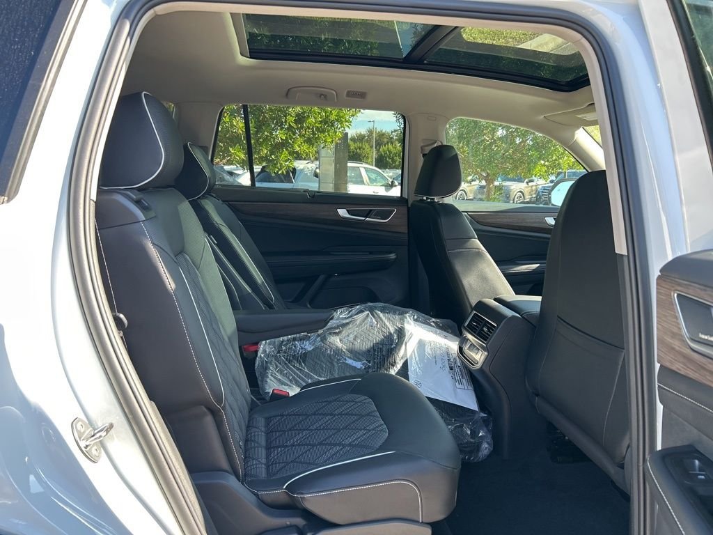 New 2026 White Volkswagen 2.0T SEL Premium R-Line image 49