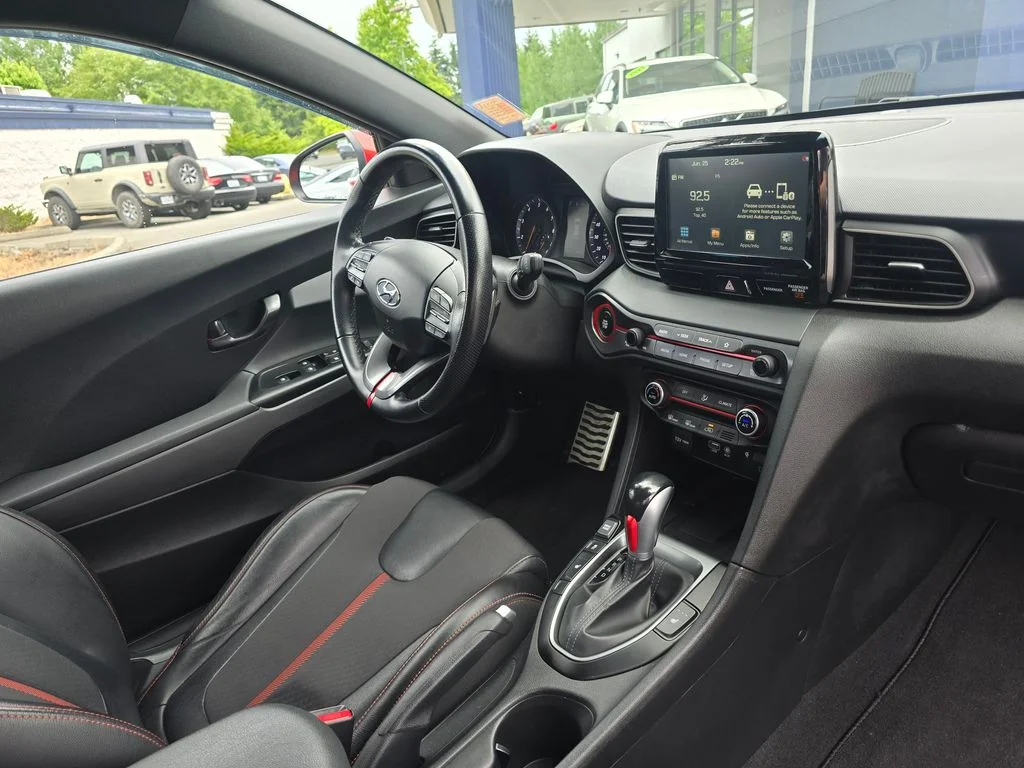 2021 Hyundai Veloster - Photo 10