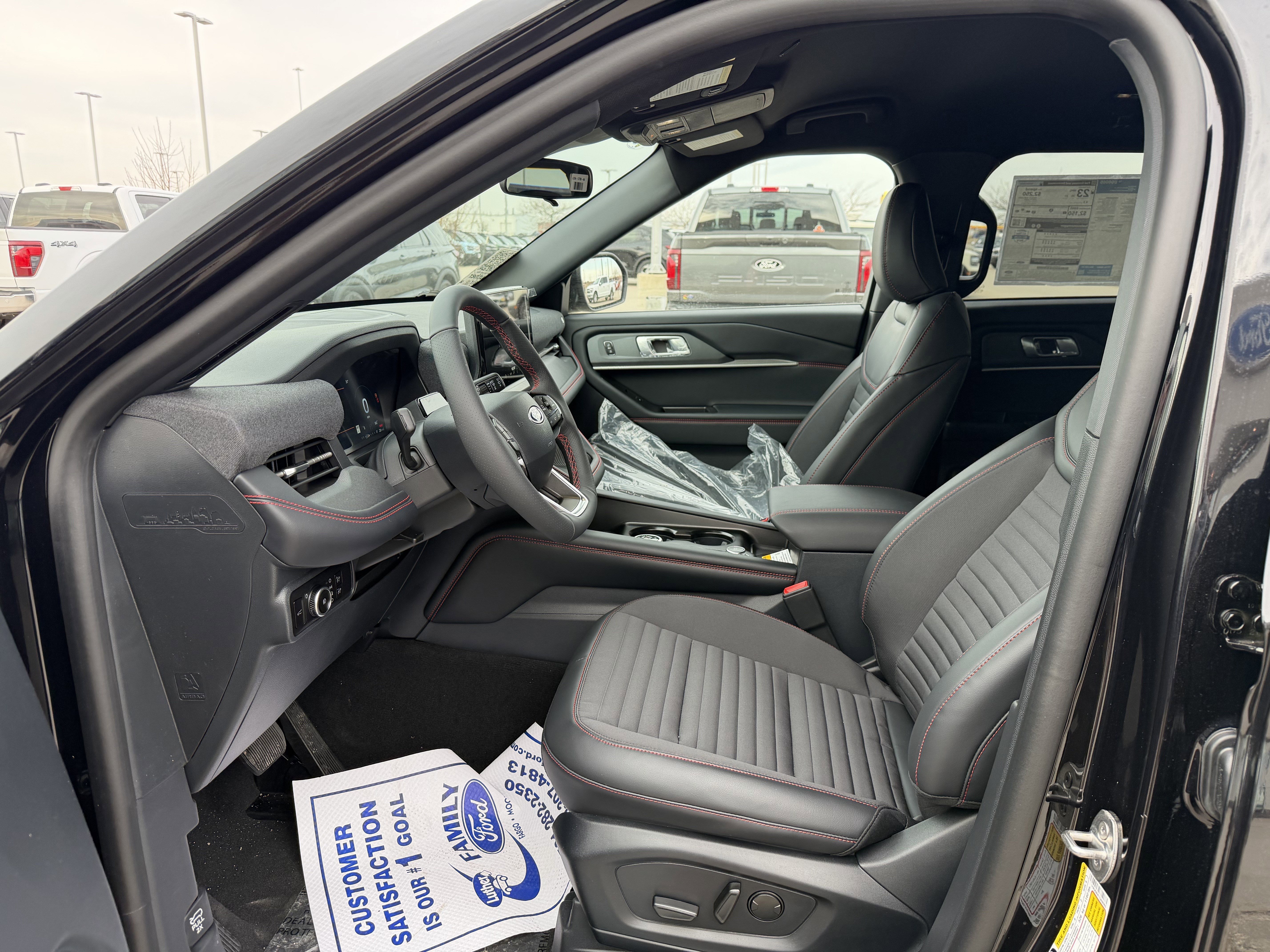 New 2026 Agate Black Metallic Ford ST-Line image 5