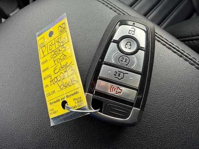 Used 2023 Black Ford SEL image 48