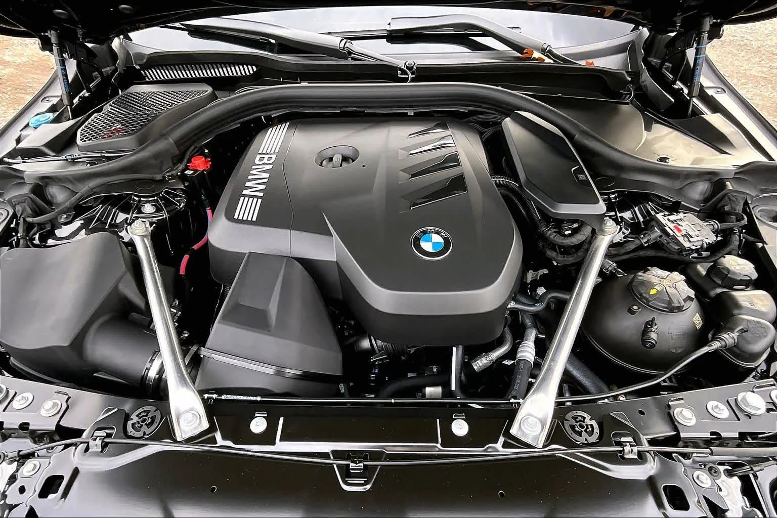 New 2026 Dark Graphite Metallic BMW 530i xDrive image 14