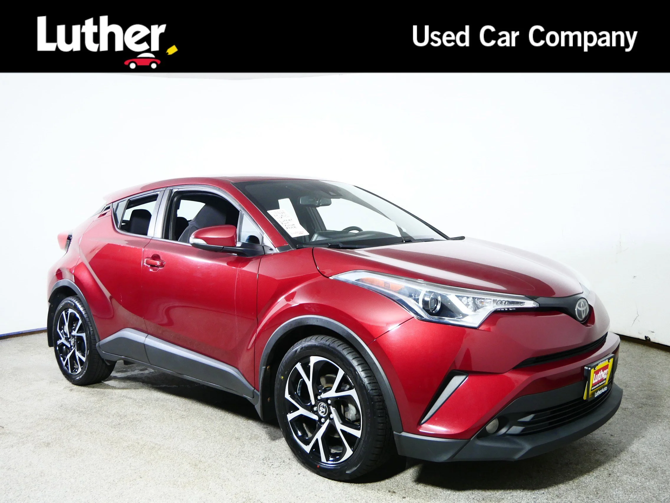 2018 Toyota C-HR XLE Premium's photo