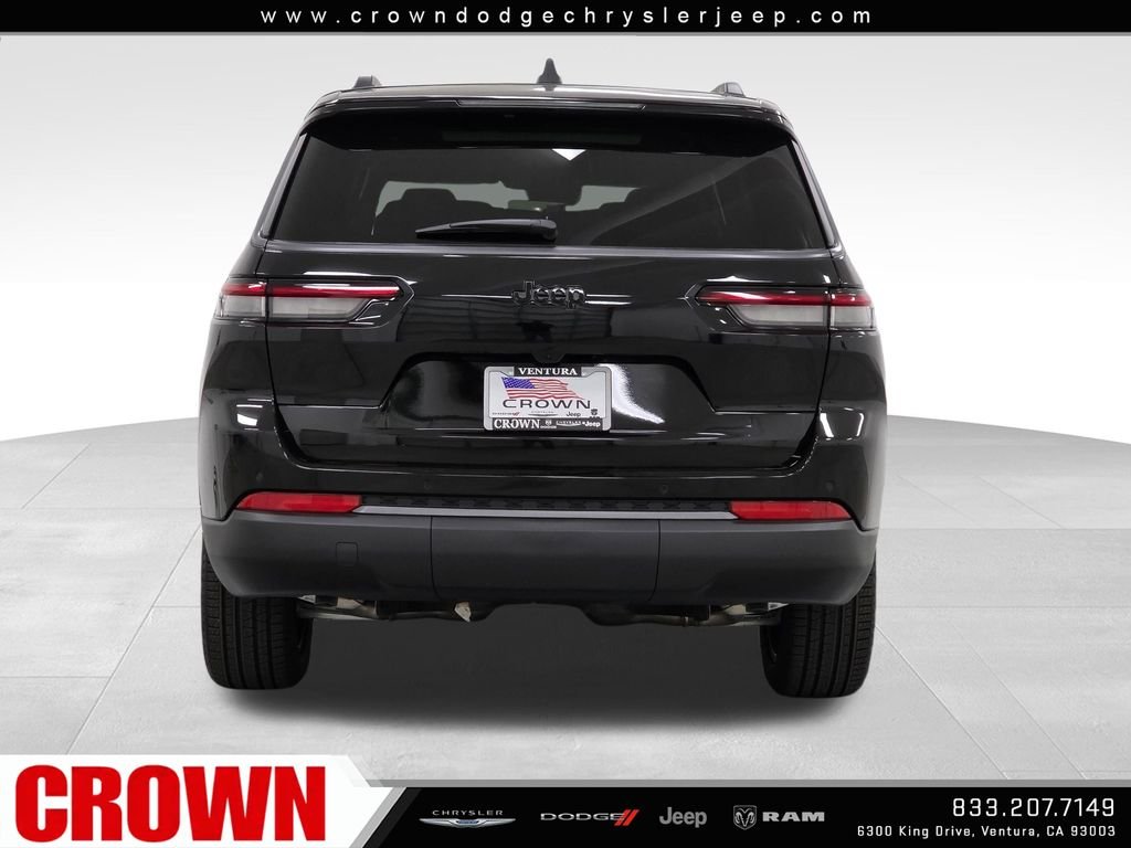 New 2026 Diamond Black Crystal Pearl-Coat Exterior Paint Jeep Limited image 6