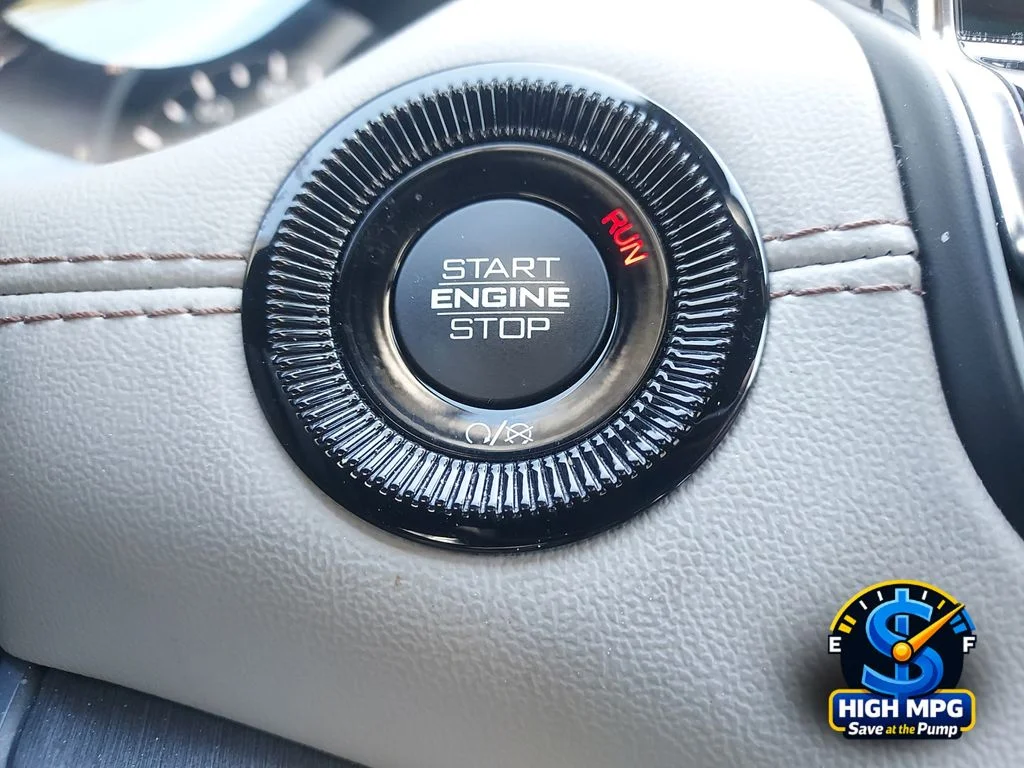 Used 2025 Blue Jeep Limited image 15