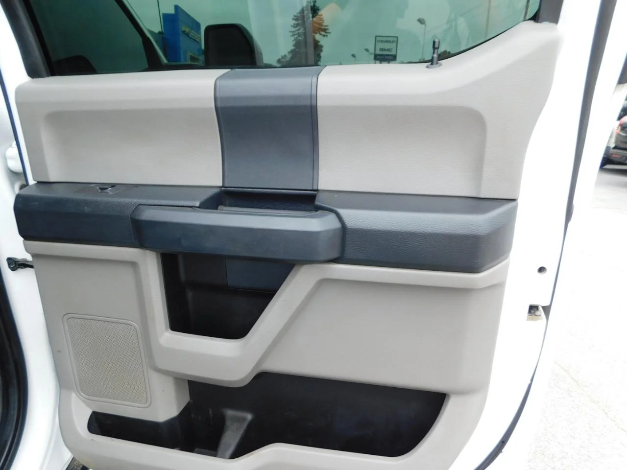 Used 2022 White Ford XL 4WD Crew Cab 179 in WB 60 in CA image 11