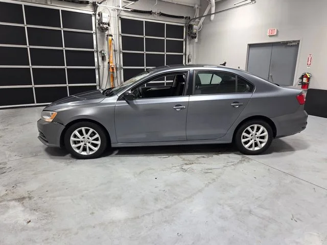 Used 2015 Gray Volkswagen 1.8T SE image 4