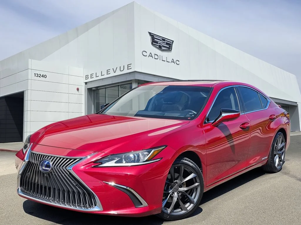 Used 2019 Maroon Lexus ES 300h image 1
