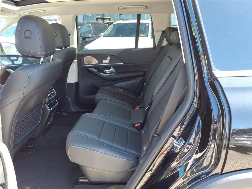 Used 2026 Black Mercedes-Benz GLS 450 image 12