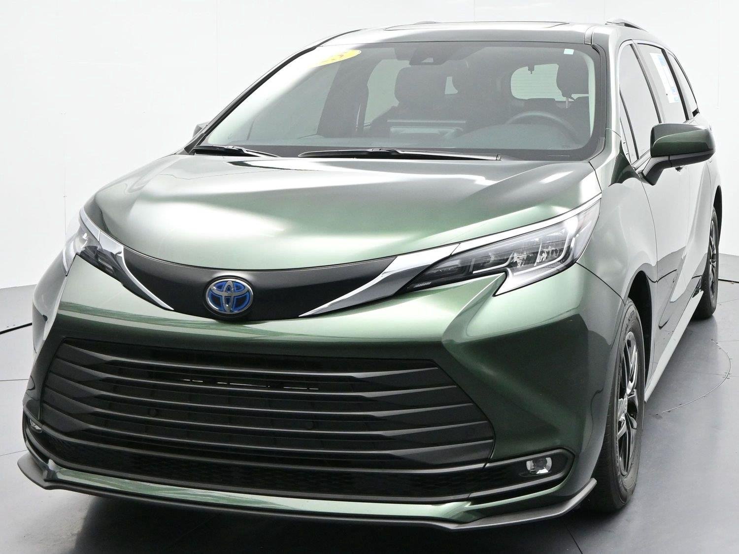 Used 2025 Cypress Toyota XLE 8-Passenger image 2