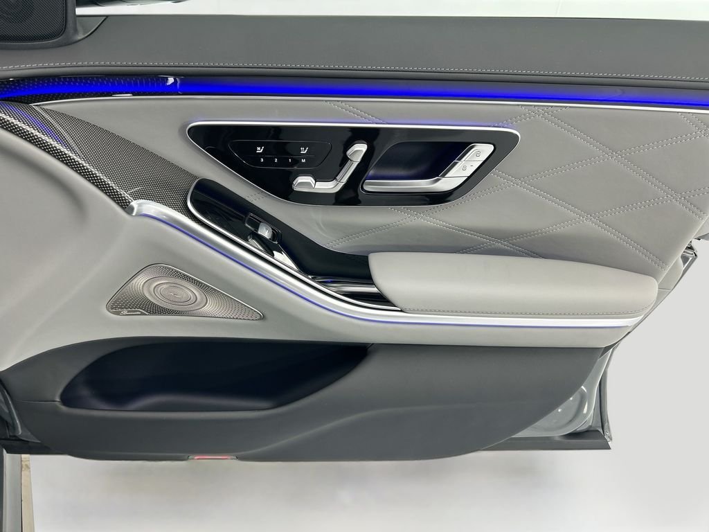 New 2026 MANUFAKTUR Silicon Grey Mercedes-Benz S 63 E AMG® image 24