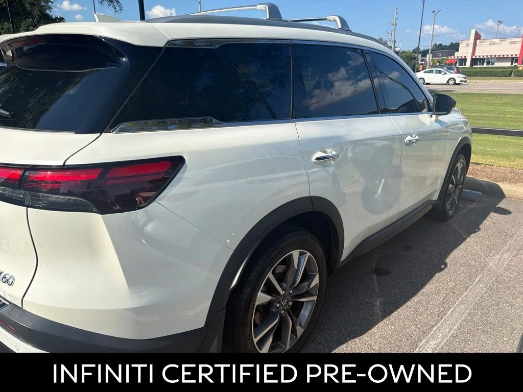 Certified Used 2023 Majestic White INFINITI LUXE image 5