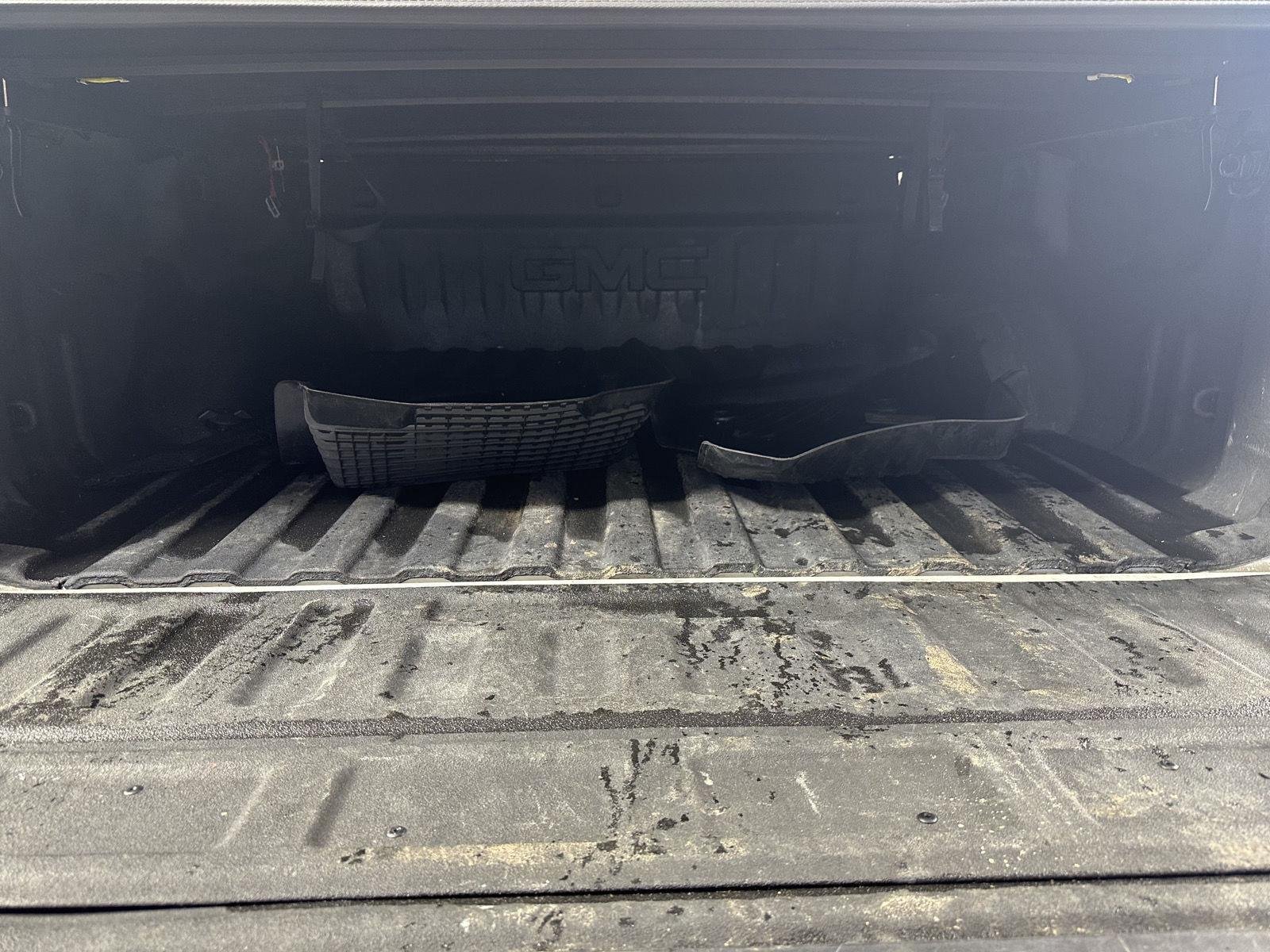 Used 2018 Summit White GMC SLT image 31