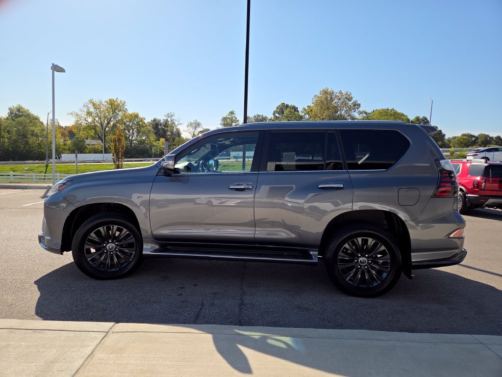 Used 2023 Gray Pearl Lexus 460 Premium image 24