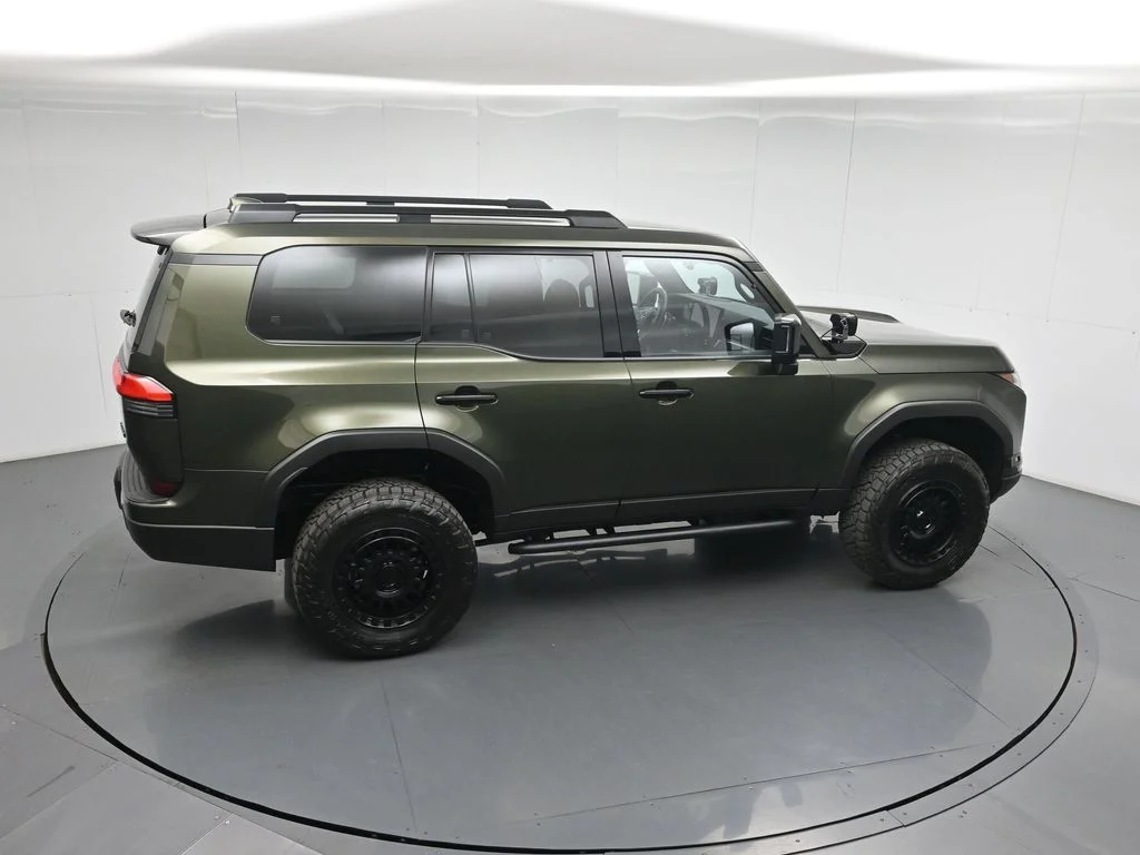 Used 2025 Green Lexus 550 Overtrail+ image 38
