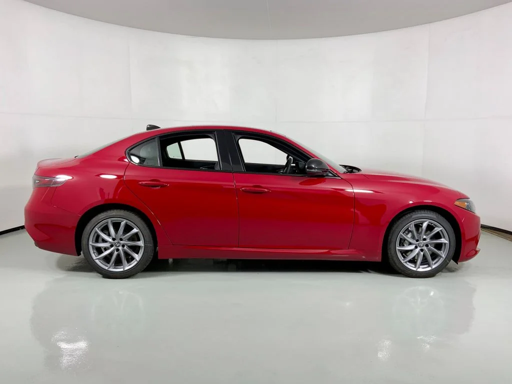 New 2026 Alfa Rosso (Red) Exterior Paint Alfa Romeo Sprint image 3