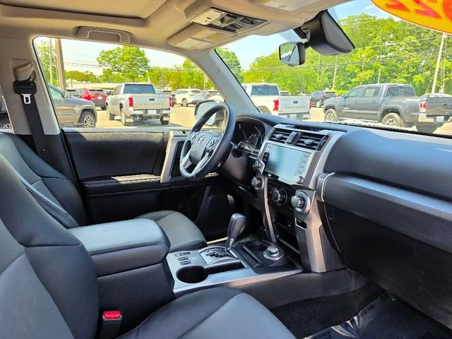2022 Toyota 4Runner SR5 Premium - Photo 11