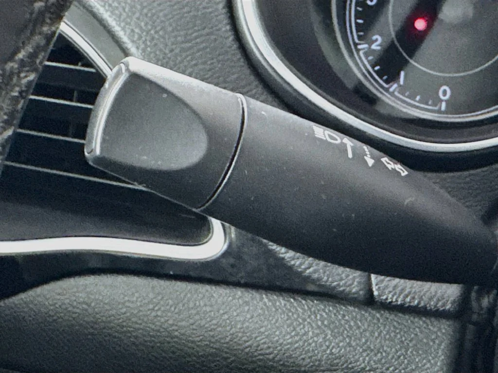 Used 2019 Black Jeep Latitude Plus image 13