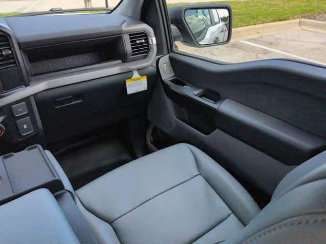 New 2026 Oxford White Ford XL image 17