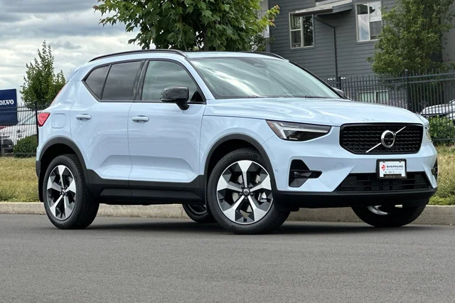2026 Volvo XC40 Plus
