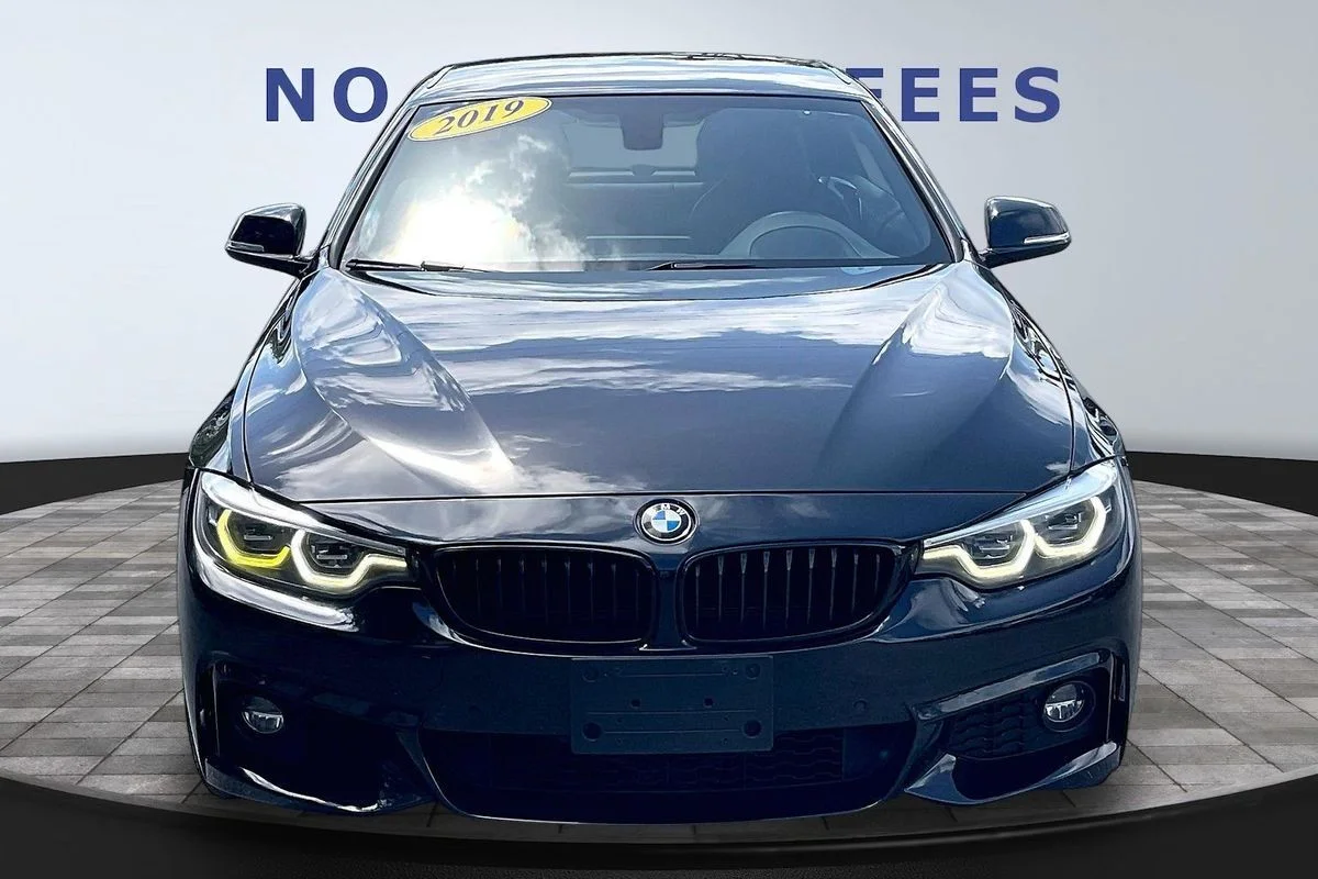 Used 2019 Black BMW xDrive image 2