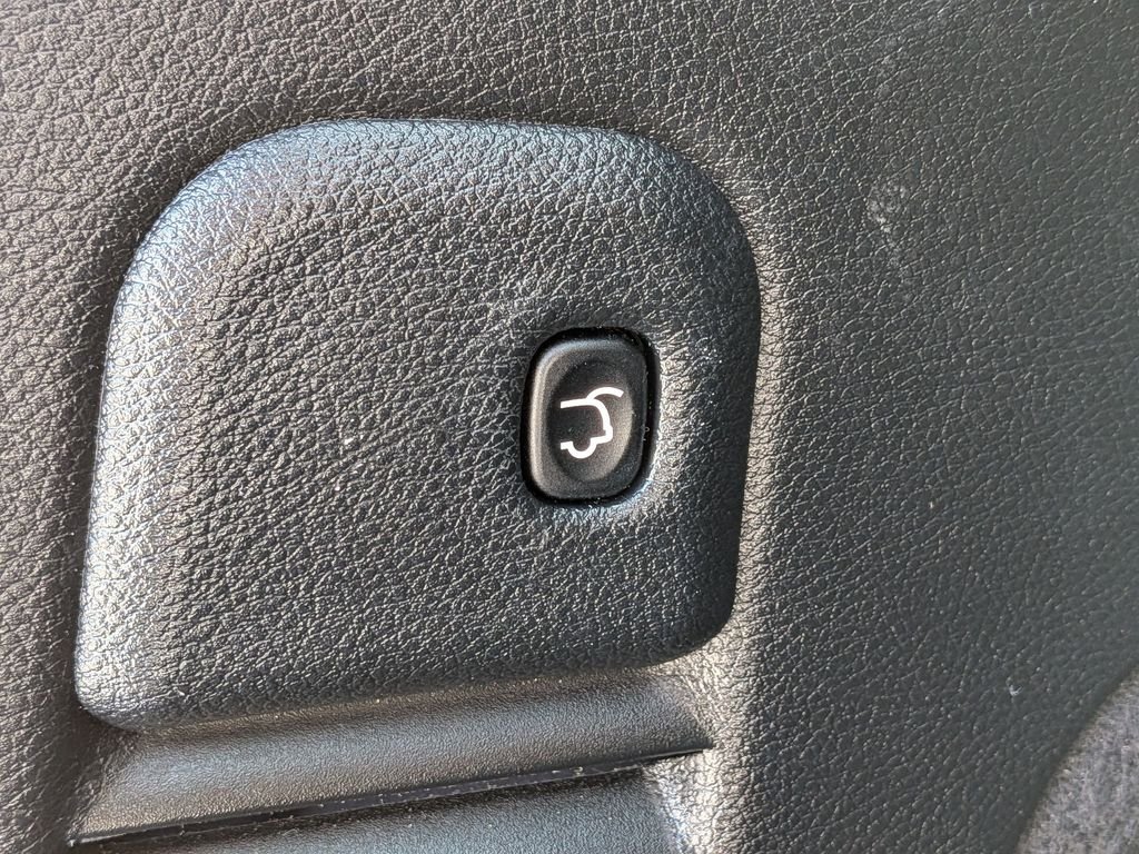 Used 2021 Blue Jeep Limited image 9