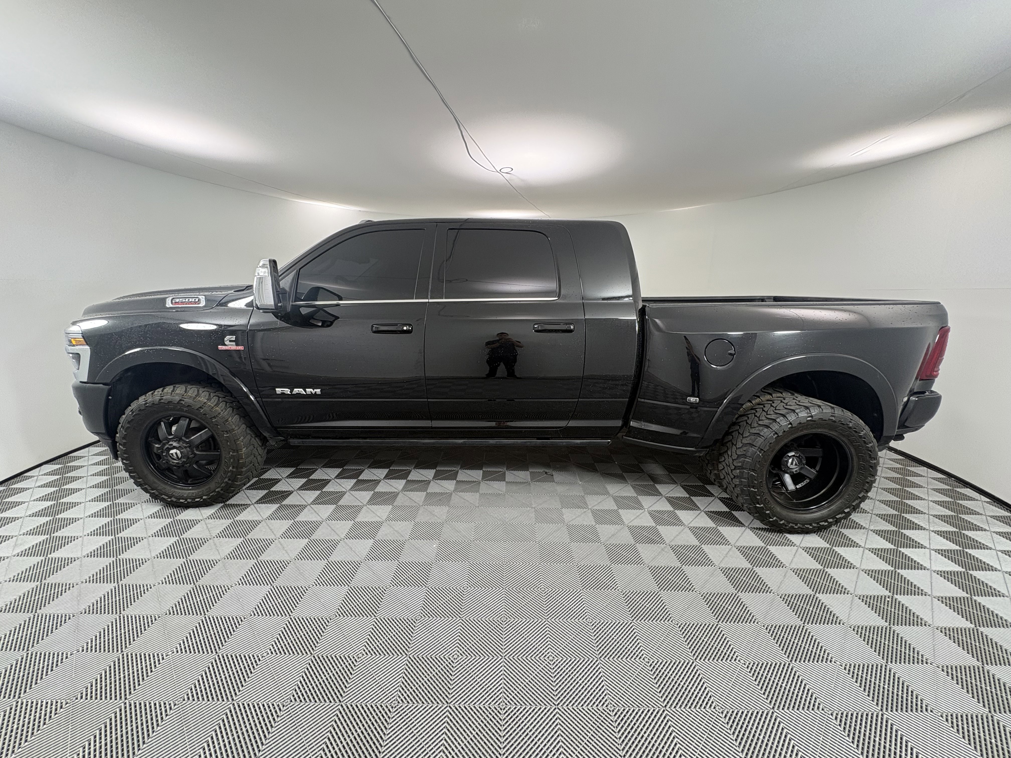 Used 2025 Diamond Black Crystal Pearlcoat Ram Longhorn image 2