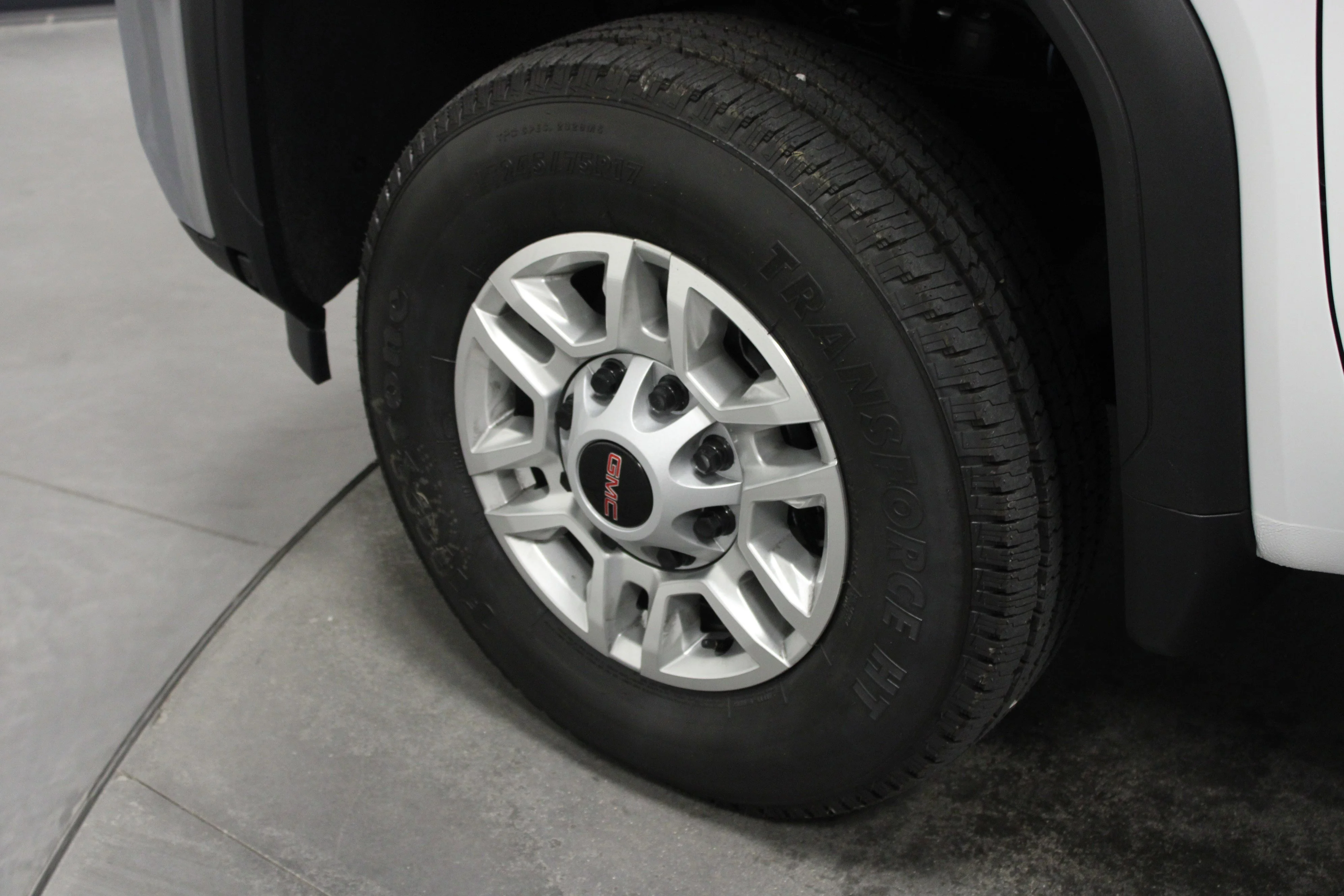 New 2026 Summit White GMC Pro image 10