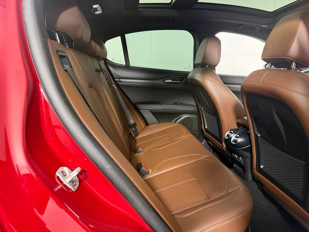 Used 2023 Alfa Rosso Alfa Romeo Ti image 24