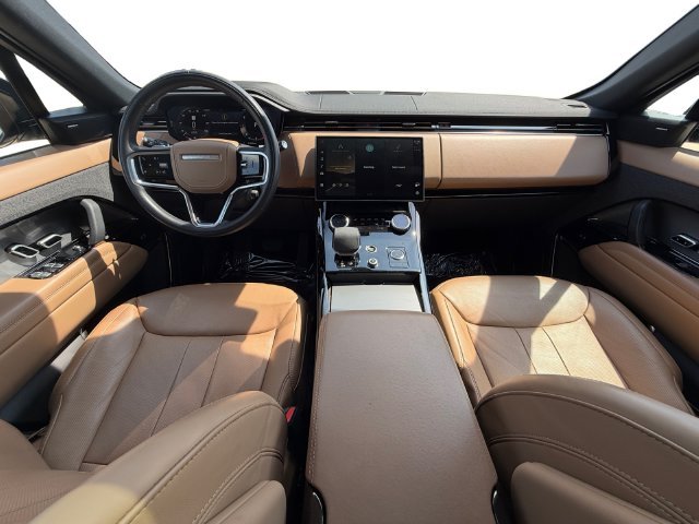 Used 2023 Green Land Rover SE image 12