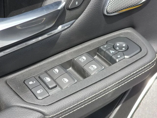 2026 RAM 1500 Laramie - Photo 18