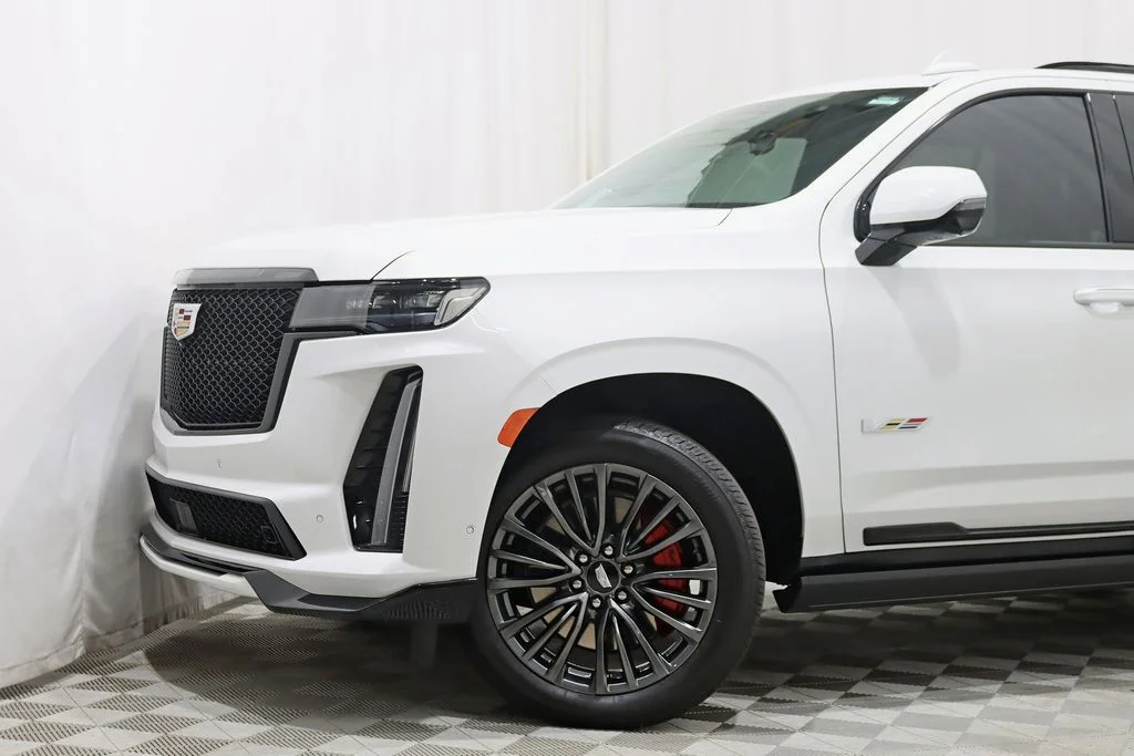 Used 2024 White Cadillac V-Series image 3